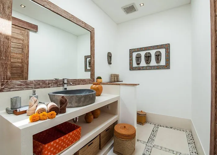 Chill Out In A Luxurious 4 Bedroom Villa Seminyak