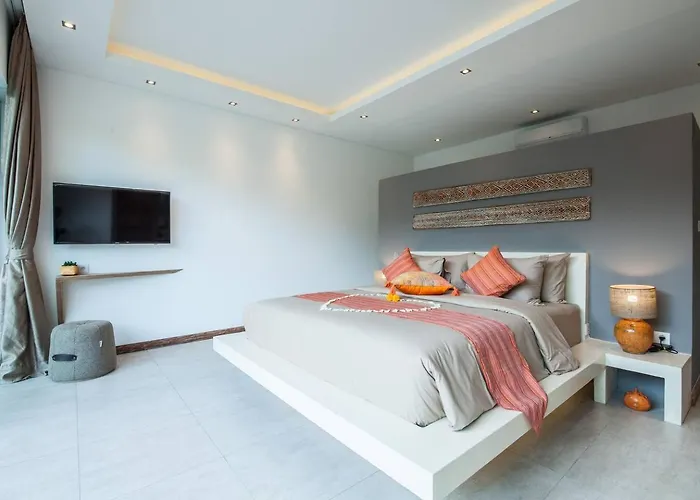 Chill Out In A Luxurious 4 Bedroom