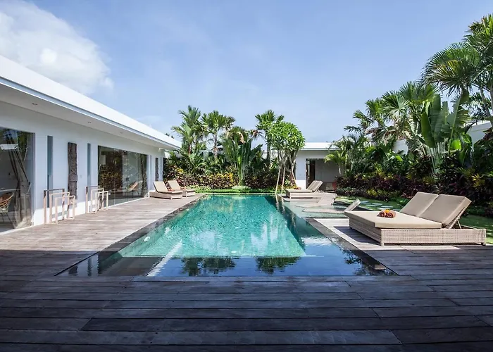 Chill Out In A Luxurious 4 Bedroom *