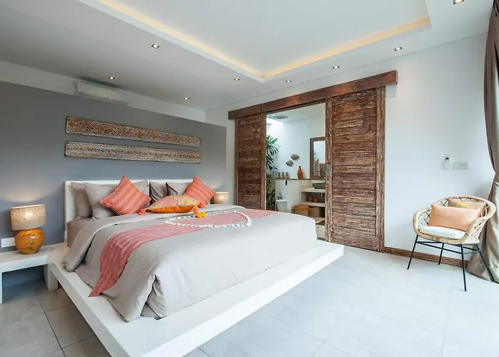 Chill Out In A Luxurious 4 Bedroom * Seminyak