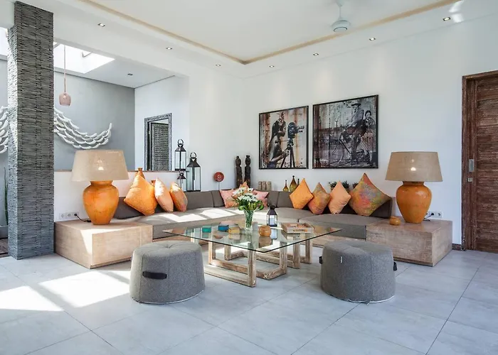 Villa Chill Out In A Luxurious 4 Bedroom Seminyak
