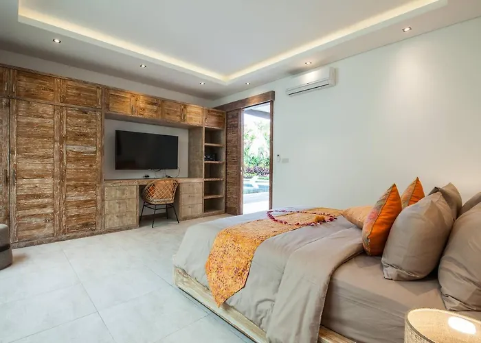 Chill Out In A Luxurious 4 Bedroom Villa