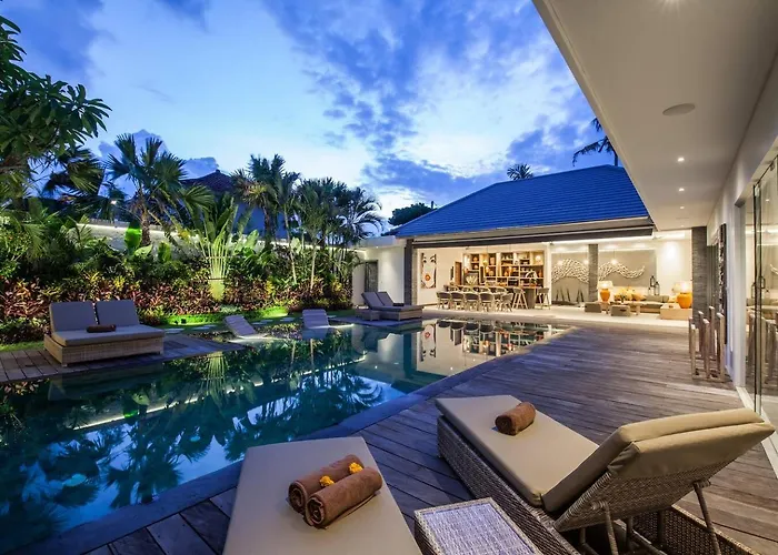 Chill Out In A Luxurious 4 Bedroom * Seminyak