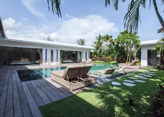 Chill Out In A Luxurious 4 Bedroom Villa Seminyak