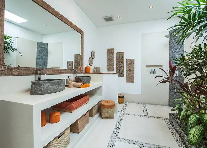 Villa Chill Out In A Luxurious 4 Bedroom Seminyak
