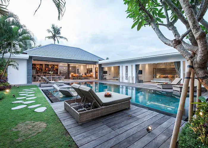 Chill Out In A Luxurious 4 Bedroom Villa